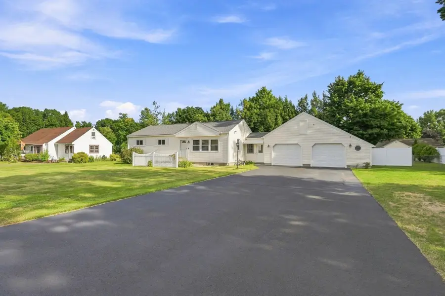 172 Birch Bluffs Dr, Westfield, MA 01085 - #3