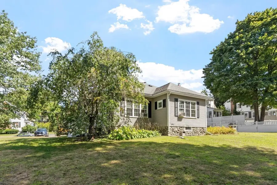 713 E Merrimack Street, Lowell, MA 01852 - #2