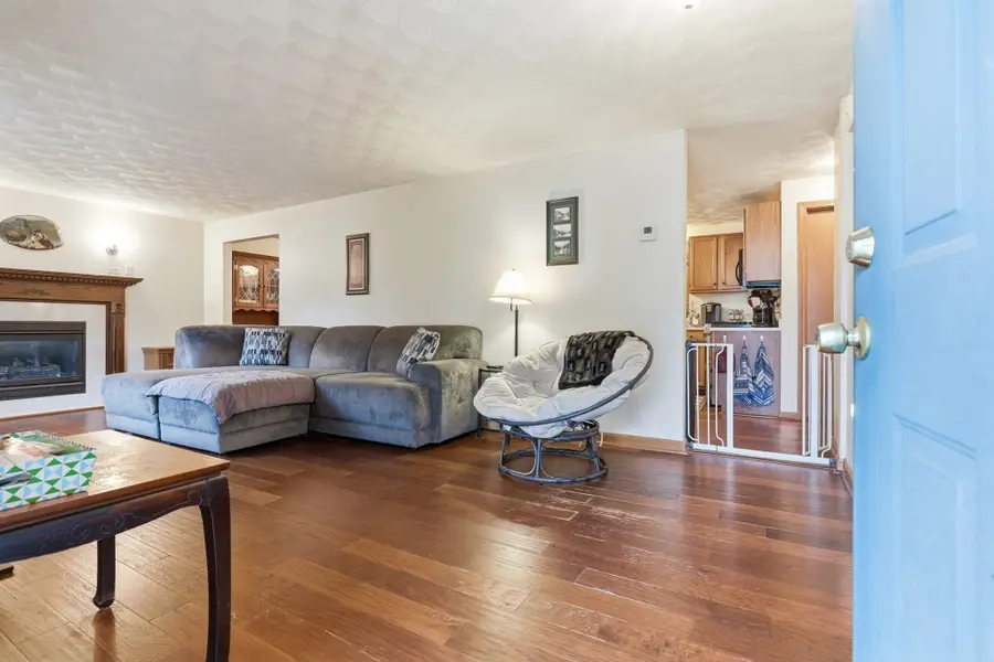 34 Oak Knoll Rd, Lowell, MA 01852 - #3