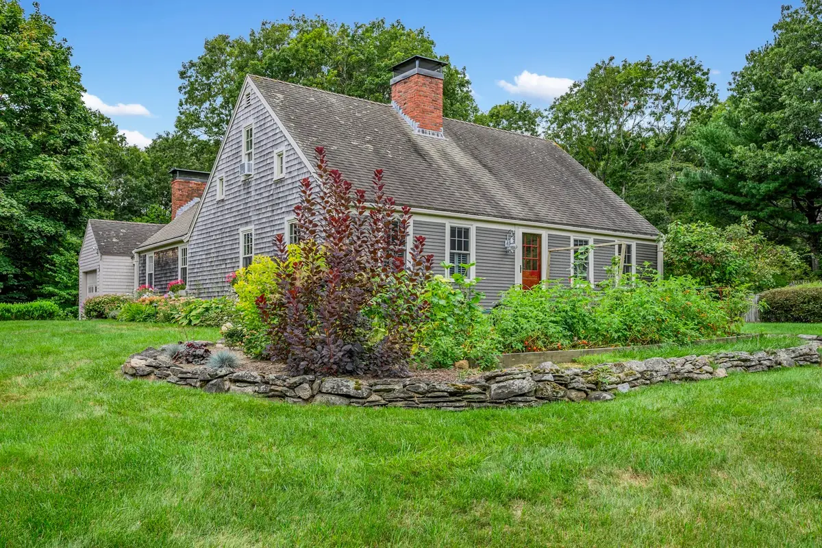 18 Manor Dr, East Sandwich, MA 02537 - #1