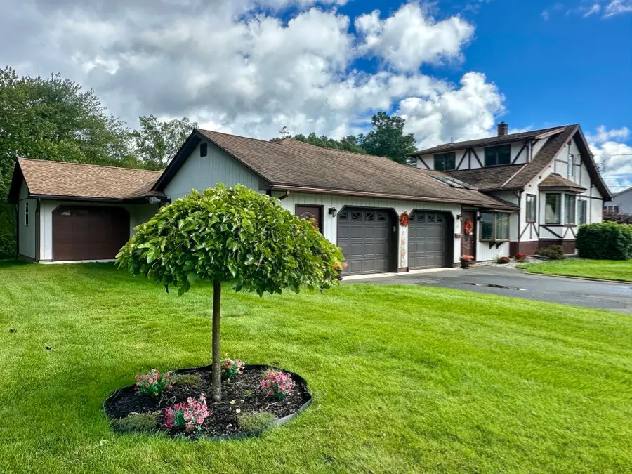 122 Haviland St, Ludlow, MA 01056 - #3