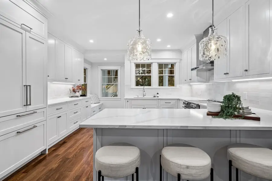143 Coolidge St #1, Brookline, MA 02446 - #3