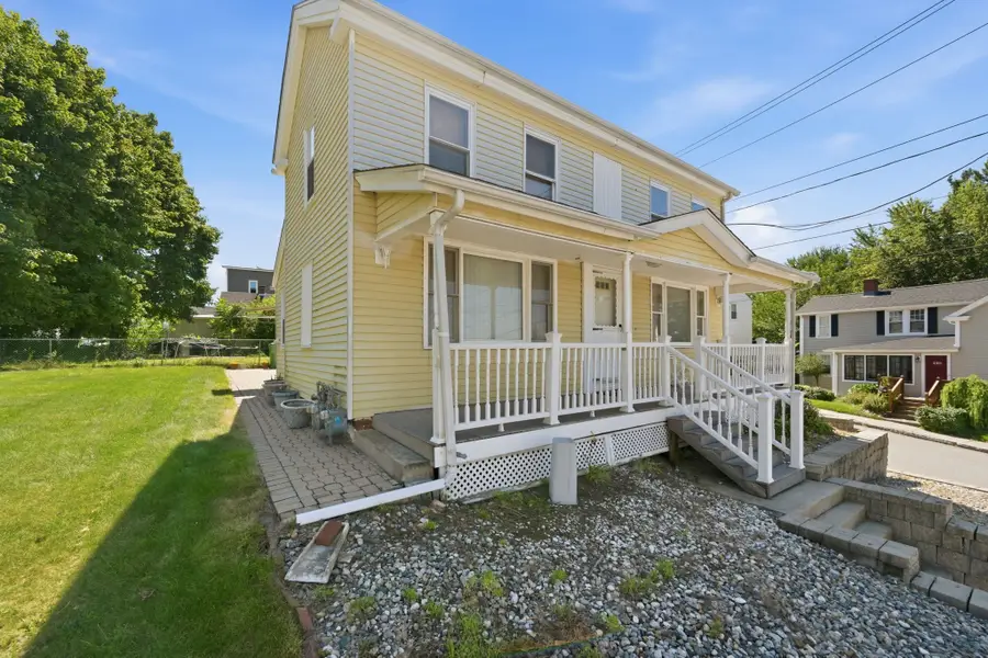 37 Howard St, Chicopee, MA 01013 - #2