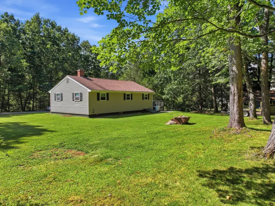 42 Lakeview Dr, West Brookfield, MA 01585 - #3