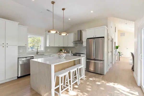 114 Hale St #3, Beverly, MA 01915