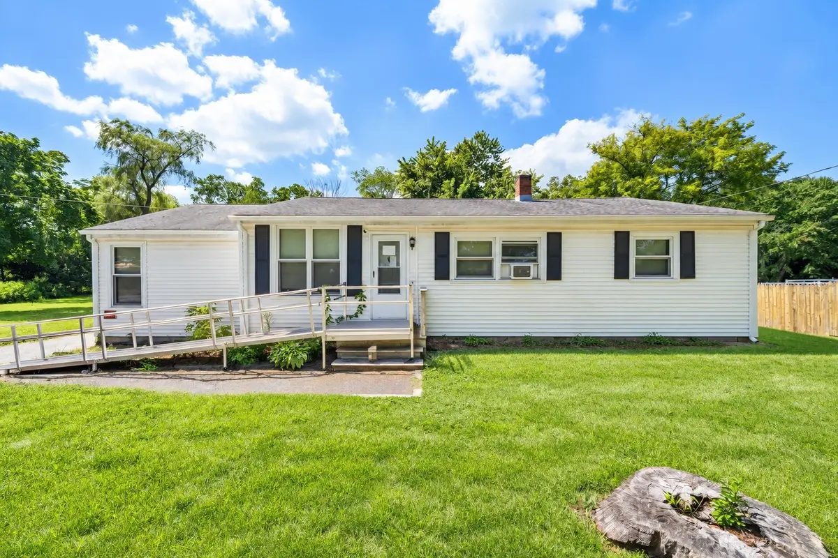 138 Fremont St, Taunton, MA 02780 - #1