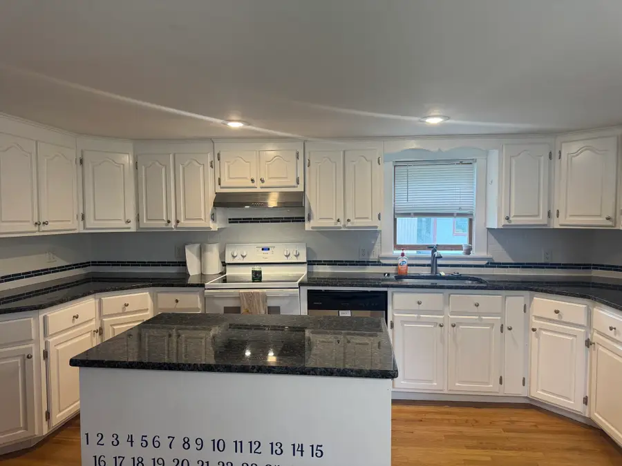 28 Bedford Road, Woburn, MA 01801 - #3