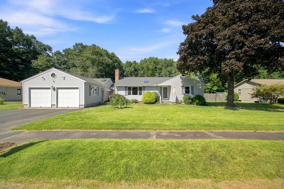 47 Overlook Dr, Easthampton, MA 01027 - #1