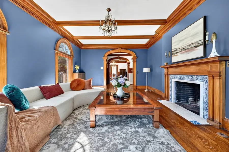 127 Commonwealth Ave, Newton, MA 02467 - #3