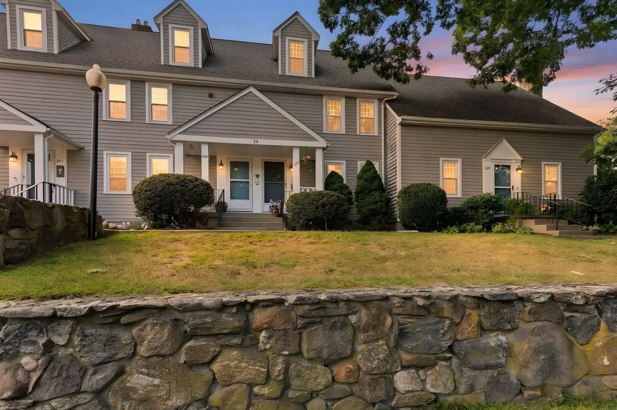 354 Twin Lakes Dr #354, Halifax, MA 02338 - #1
