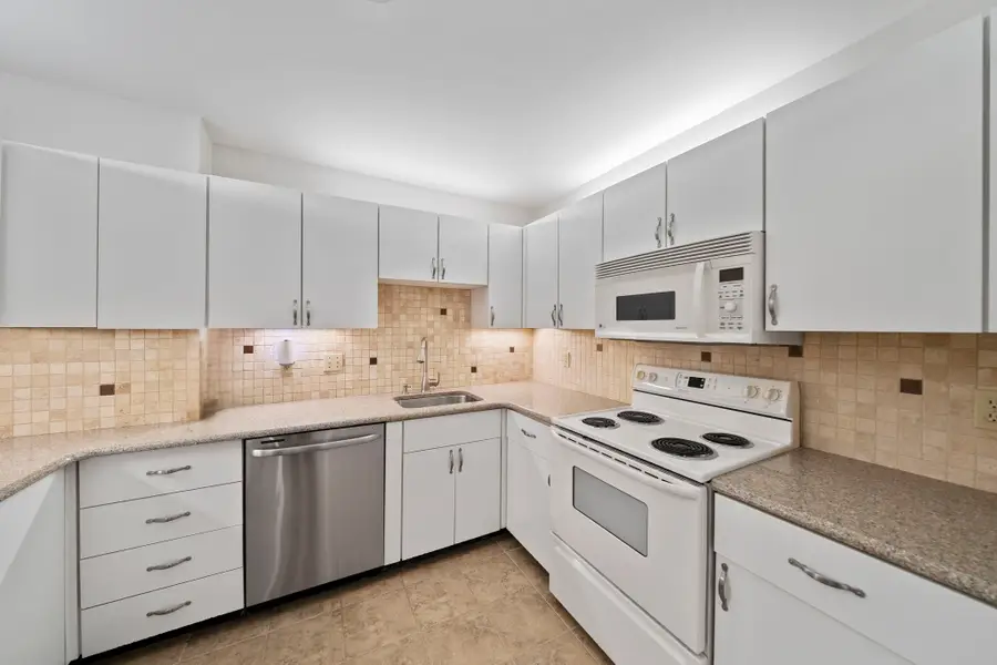 100 Parks St #27, Duxbury, MA 02332 - #2