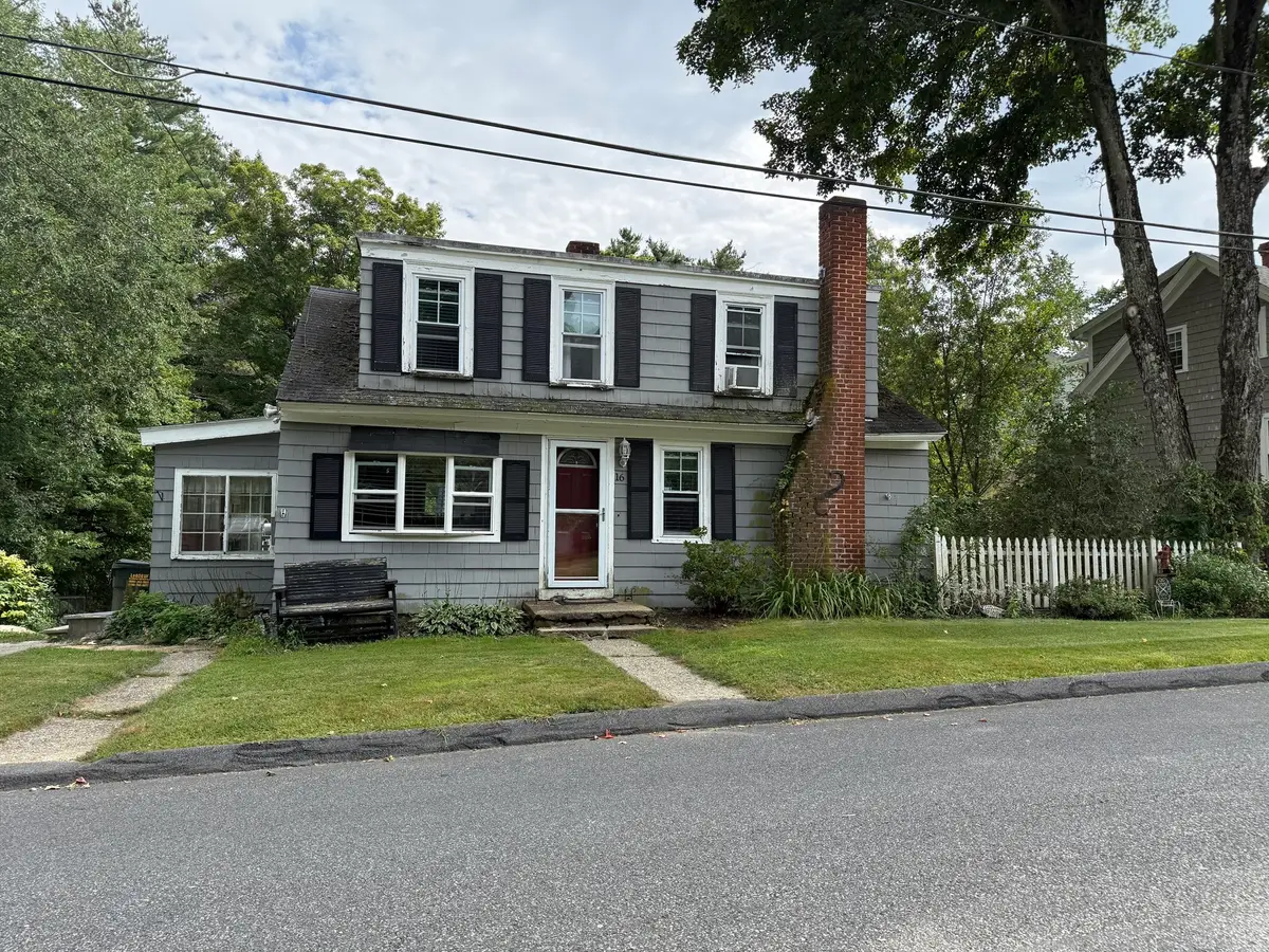 16 Charlton St, Sturbridge, MA 01566 - #1