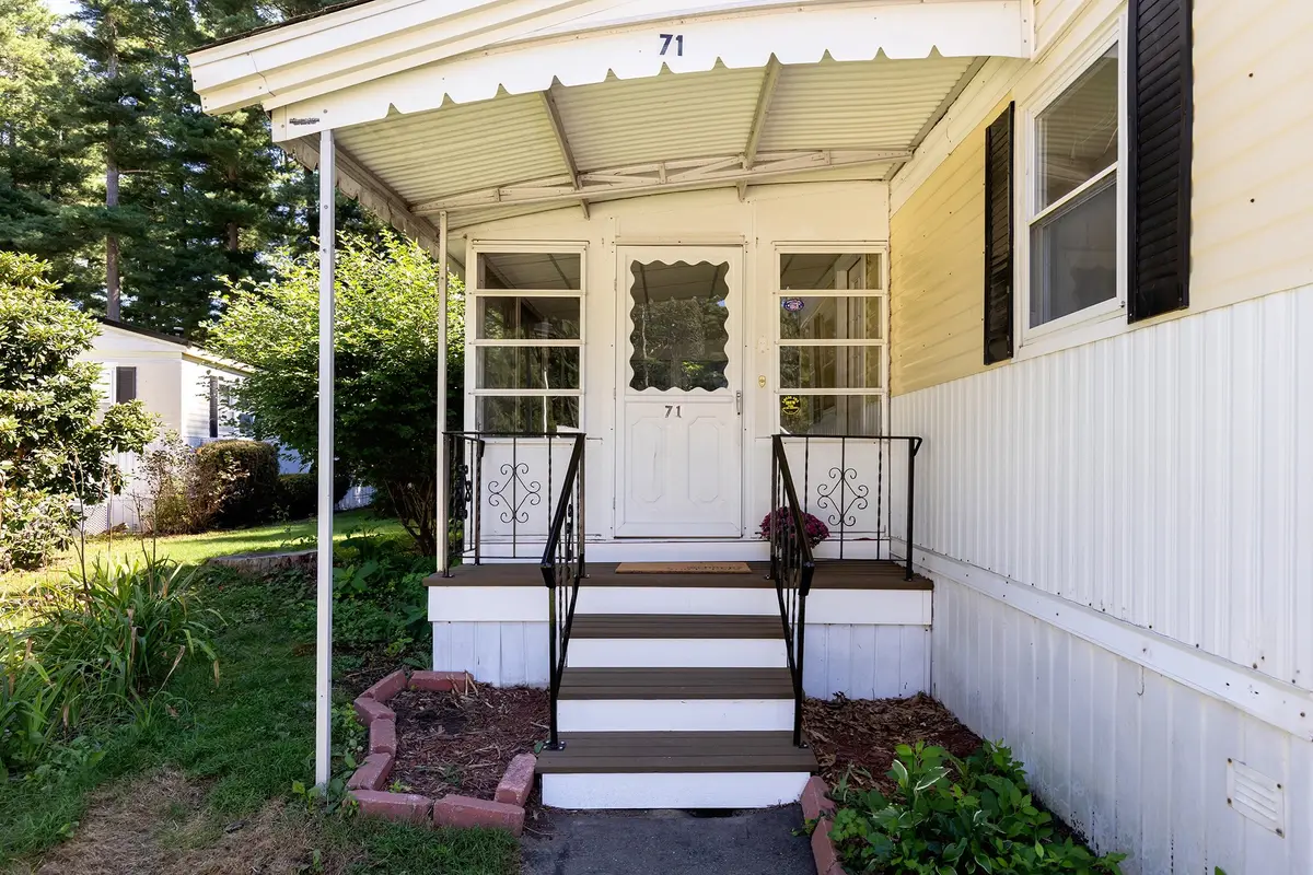 71 Maplewood Dr, Halifax, MA 02338 - #1