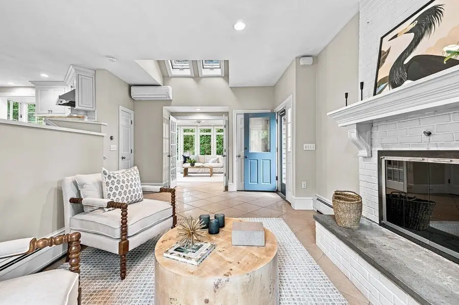 8 Lebaron Way, Mattapoisett, MA 02739 - #2