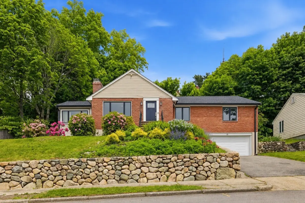18 Travis Dr, Newton, MA 02467 - #1