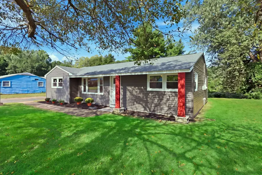 243 Shady Brook Ln, Springfield, MA 01118 - #3