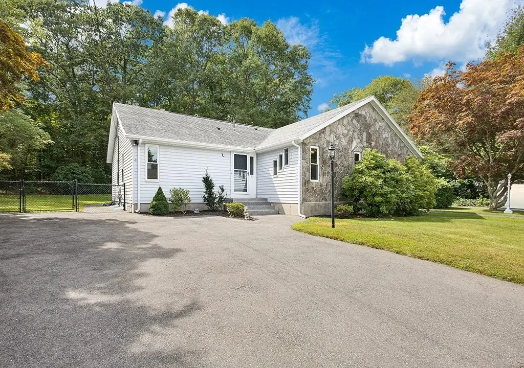 31 Acorn Dr #31, Randolph, MA 02368 - #1