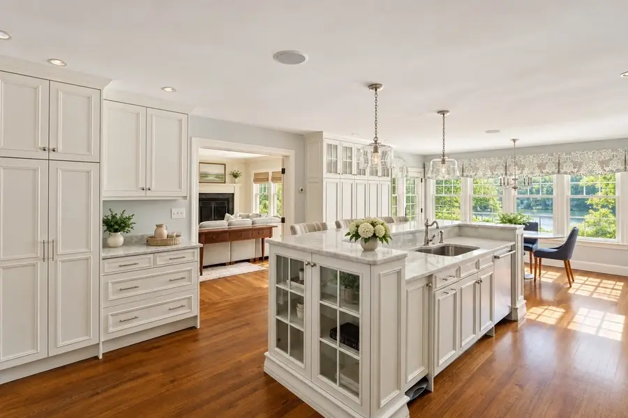4 Dartmouth, Winchester, MA 01890 - #3