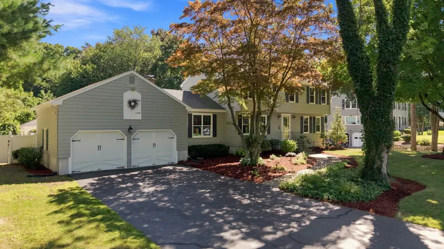 4 Portmore Ln, Framingham, MA 01702 - #3