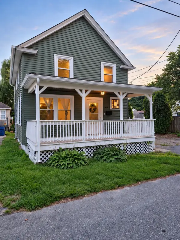 68 Eton Ave, Warwick, RI 02889