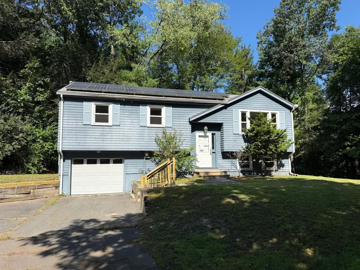 5 Edge Hill Rd, Amherst, MA 01002 - #1
