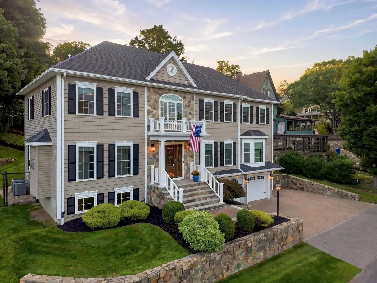 5 Dell Ave, Wakefield, MA 01880 - #1
