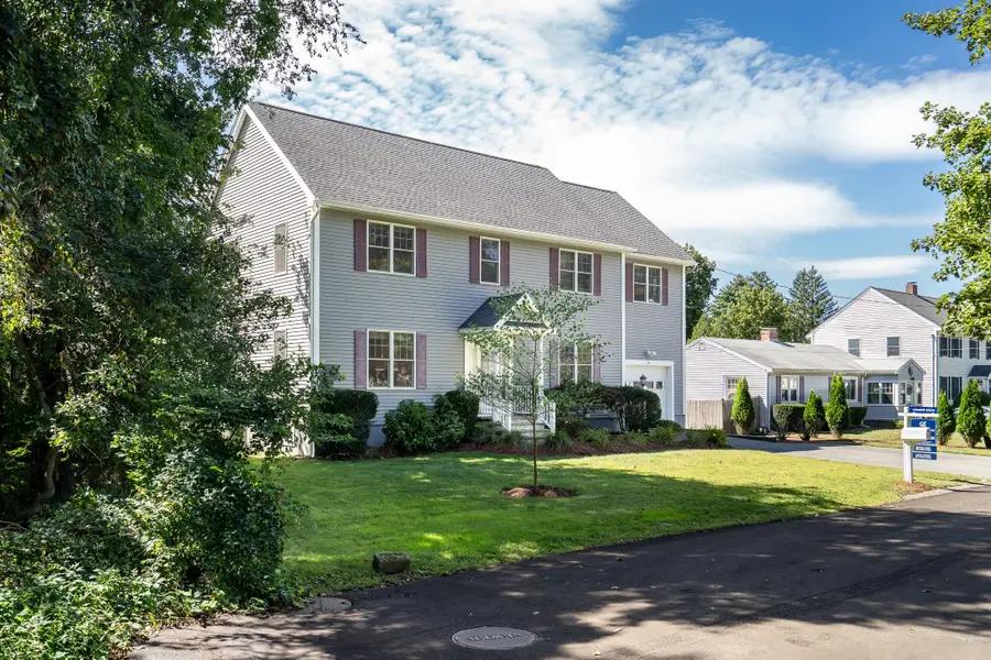 39 Arcola St, Lexington, MA 02420 - #3