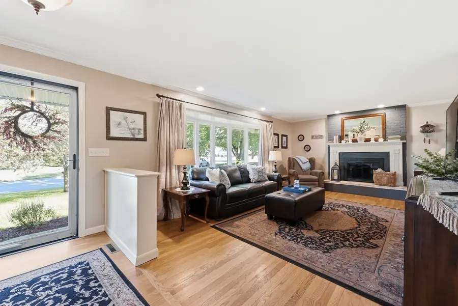 19 Old Barn Road, West Springfield, MA 01089 - #2