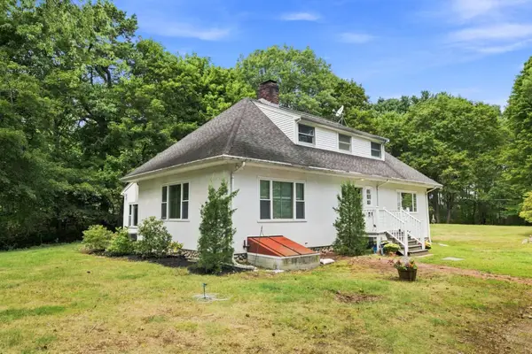 10 Pilgrim Way, Walpole, MA 02032