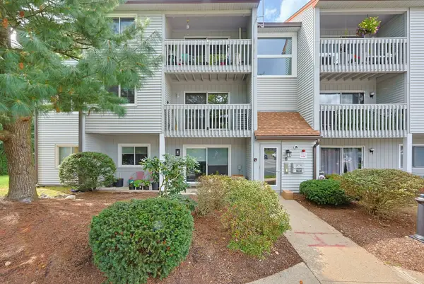 805 Franklin Crossing Road #5, Franklin, MA 02038