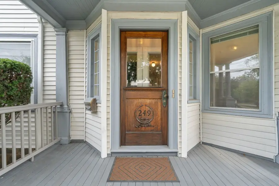 249 Crafts St, Newton, MA 02460 - #3