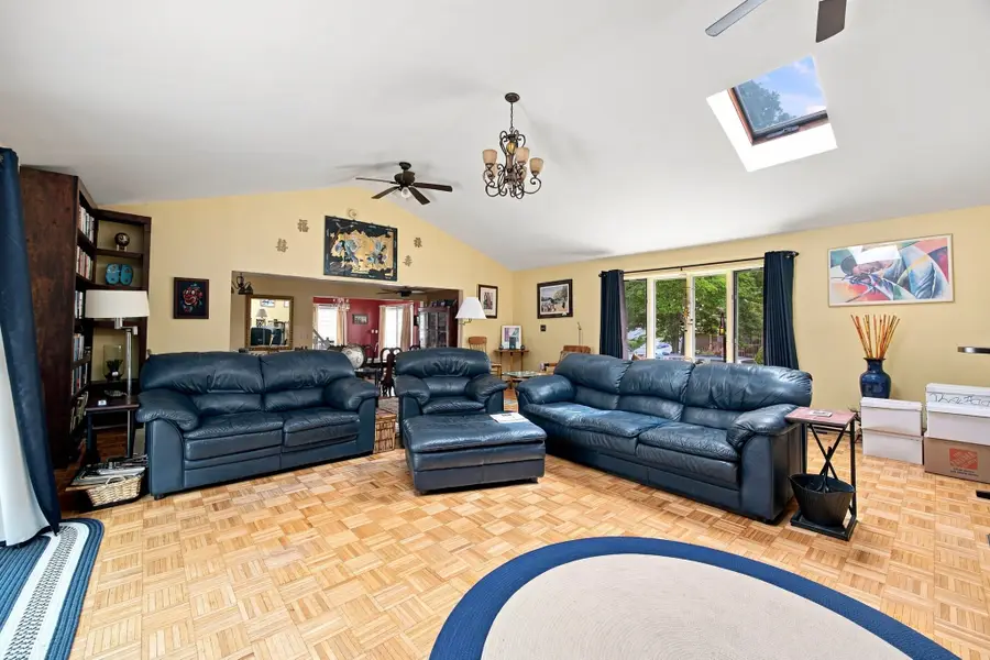 60 Brickett St, Springfield, MA 01119 - #3