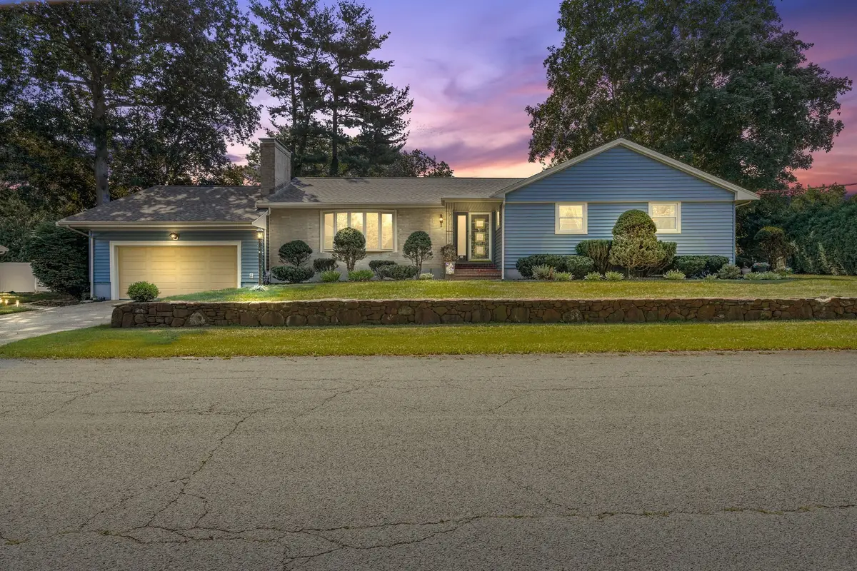 122 Westwood Dr, Whitman, MA 02382 - #1