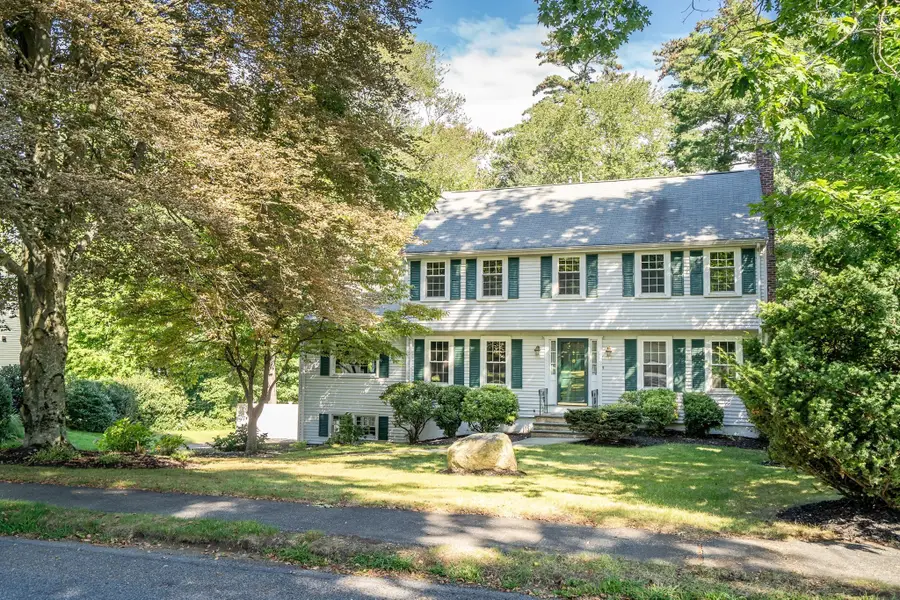 8 Barry Dr, Framingham, MA 01702 - #2