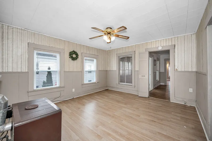 17 Coral St, Lowell, MA 01851 - #2