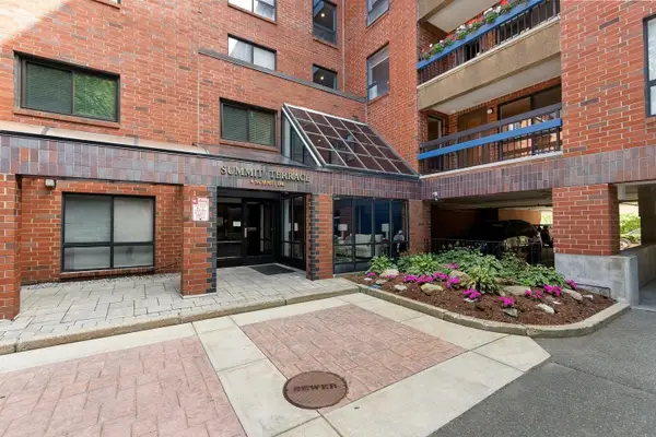 4 Summit Drive #504, Reading, MA 01867