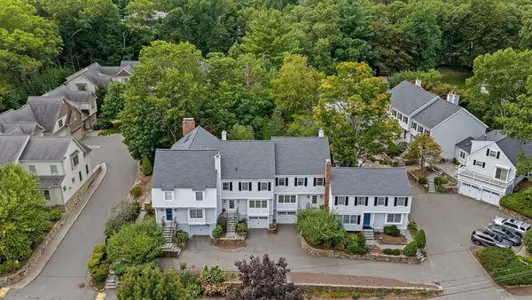 30 Pleasant Street #30, Wellesley, MA 02482