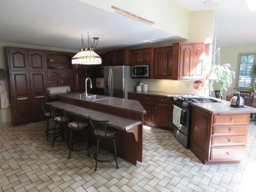 23 Donna Dr, Hanover, MA 02339 - #3