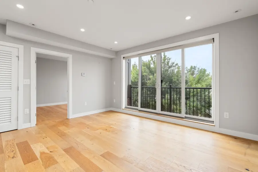 10-16 Everett St #402, Boston, MA 02128 - #3