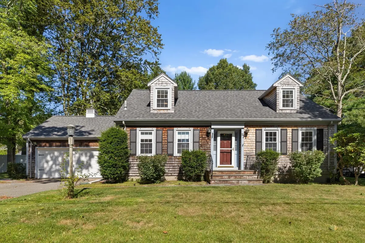 53 Eleanor St, Dartmouth, MA 02747 - #1