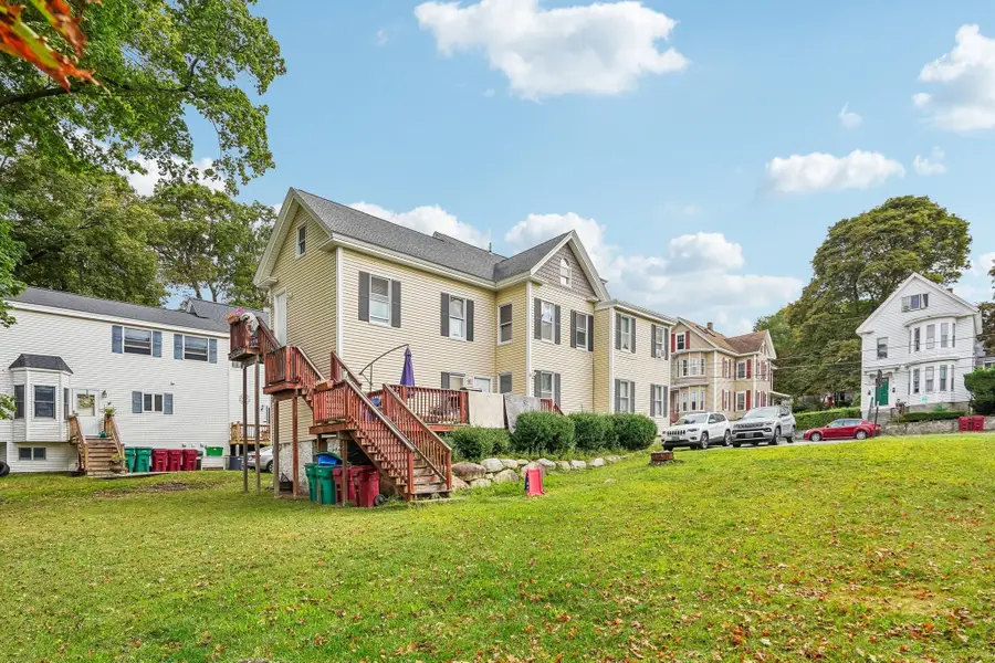 112 Fremont St, Lowell, MA 01850 - #3
