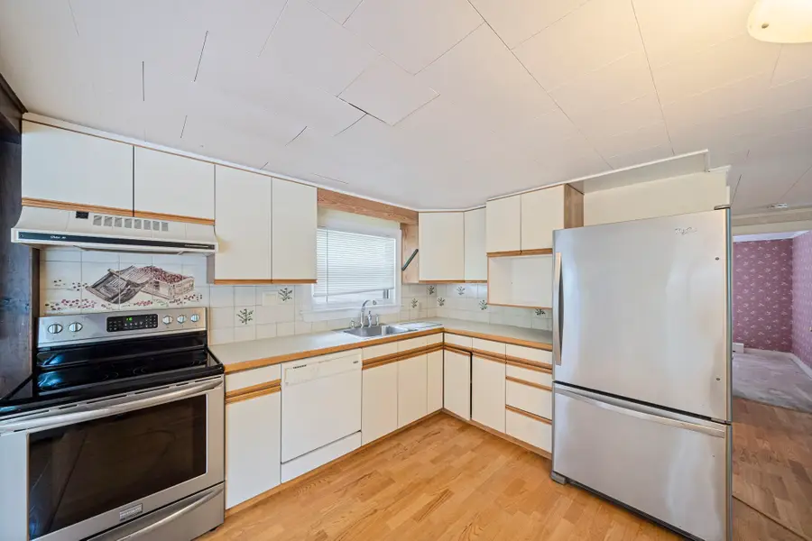 508 Center St, Pembroke, MA 02359 - #3