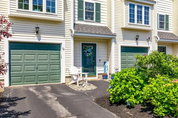 11 Partridge Ln #B, Salisbury, MA 01952