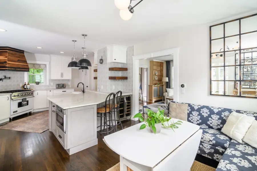 56 Curve Street, Wellesley, MA 02482 - #3