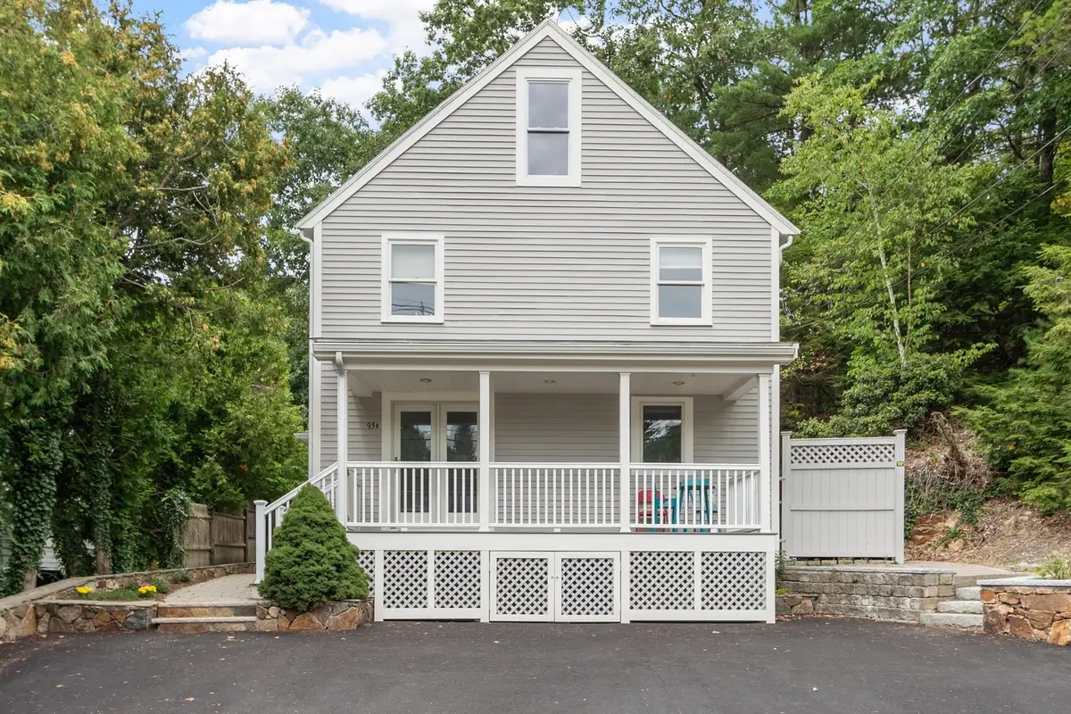 95 Pine St #A, Manchester, MA 01944 - #1