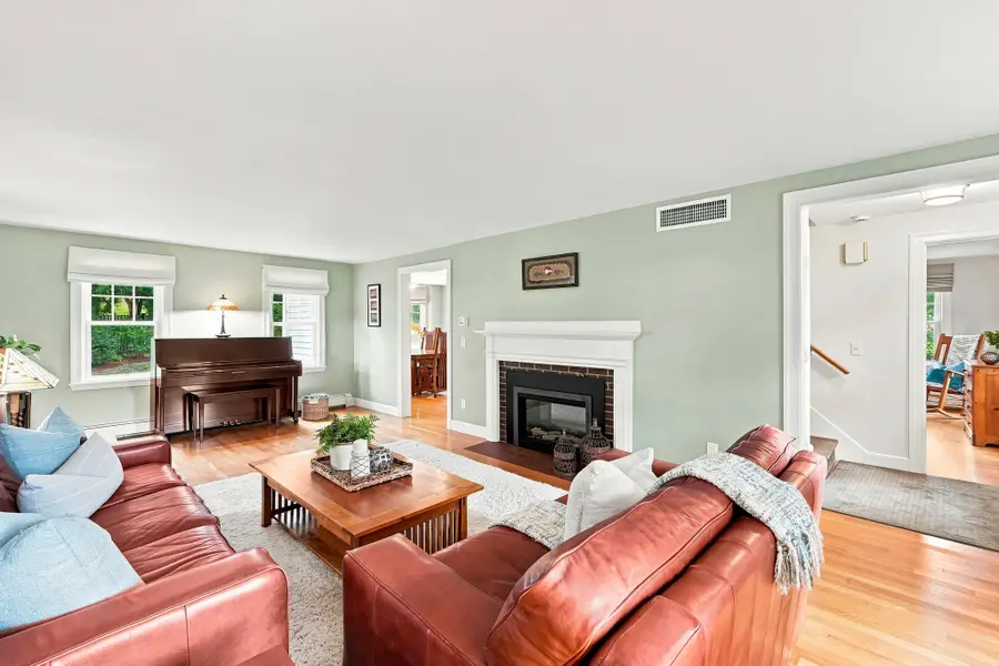 106 N Hancock St, Lexington, MA 02420 - #3