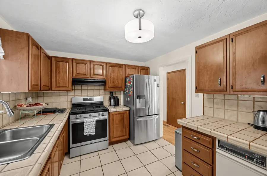 7 Balsam Dr, Townsend, MA 01469 - #2