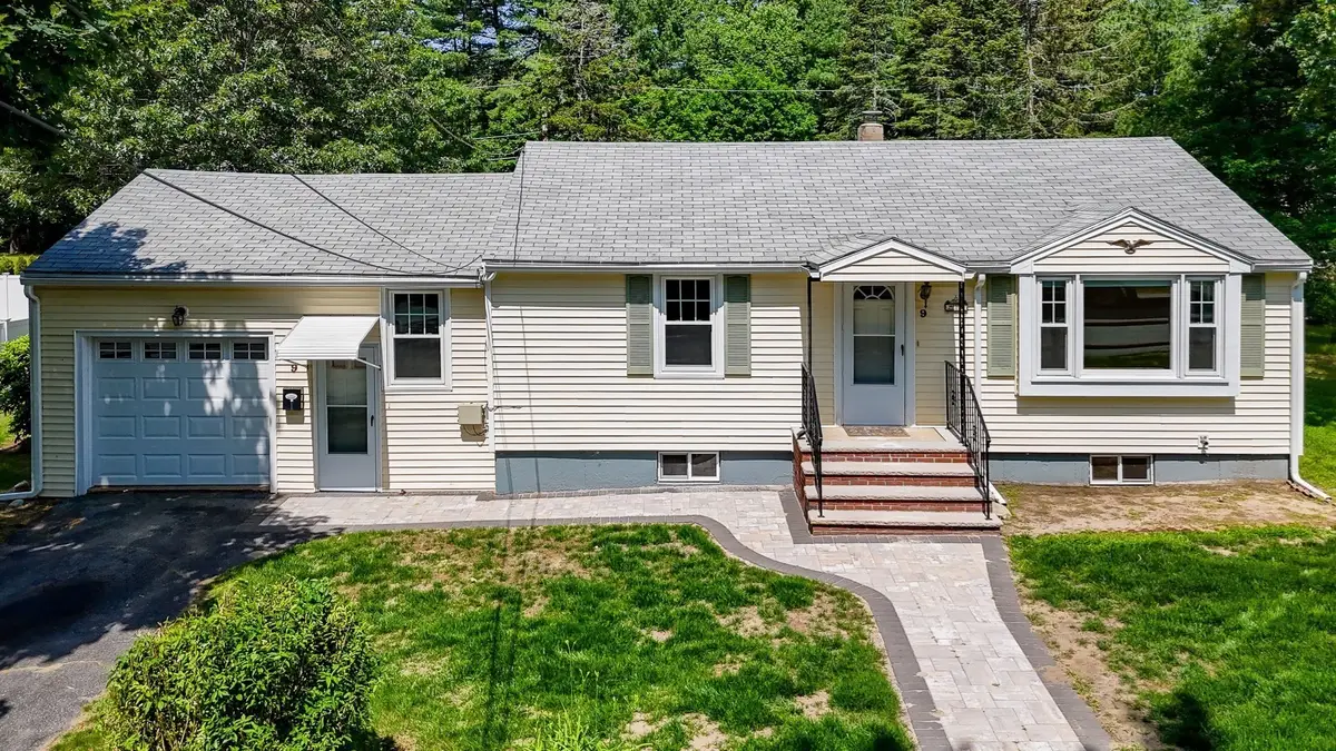 9 Hinckley Rd, Tewksbury, MA 01876 - #1