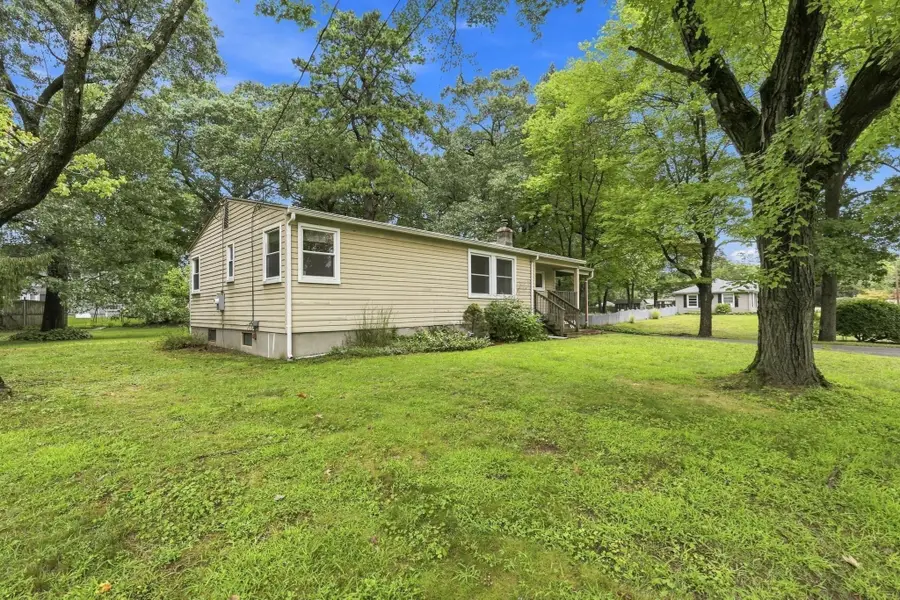 36 Silver Lake Dr, Agawam, MA 01001 - #3