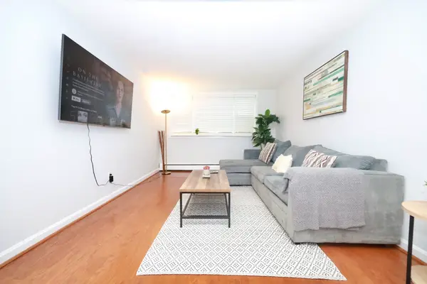 11 Cogswell Ave #6, Cambridge, MA 02140